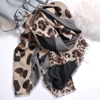 2022 Novo Bombaž Šal Šal Trendy Leopard Tiskanja Glušnika Ženski Tassel Pashmina Plus Velikost Zaviti Topla Oblačila Hidžab Lady Bufanda Foulard